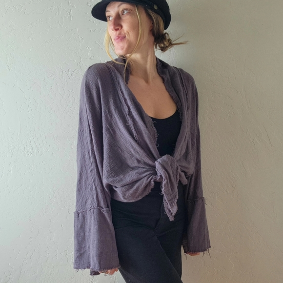 Free People Tops - ✨️SOLD✨️Rad little tie top